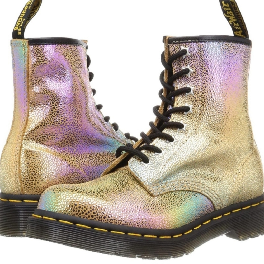 Dr. Martens 1460 Rainbow Ray Sand Rainbow Ray Women's shoes Size6 new - Picture 1 of 10